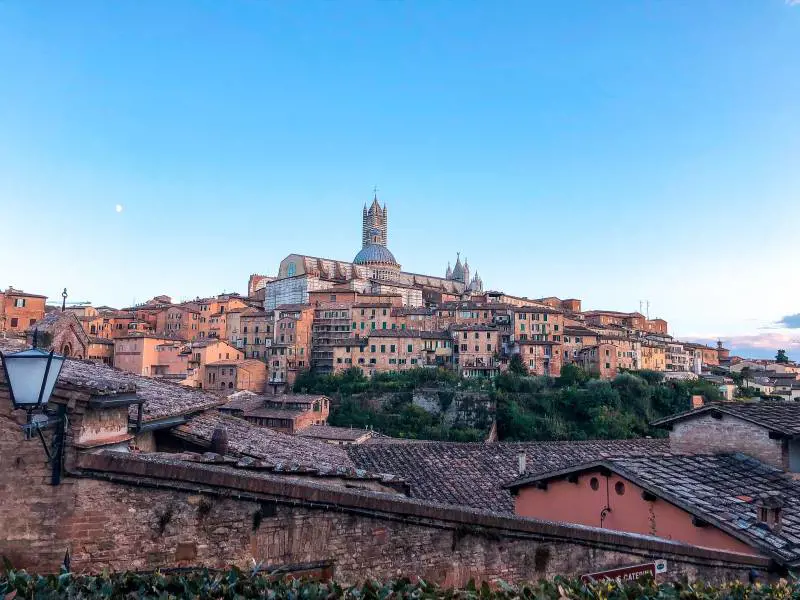 Siena, il Campo, il Palio e la leggenda che diventa storia