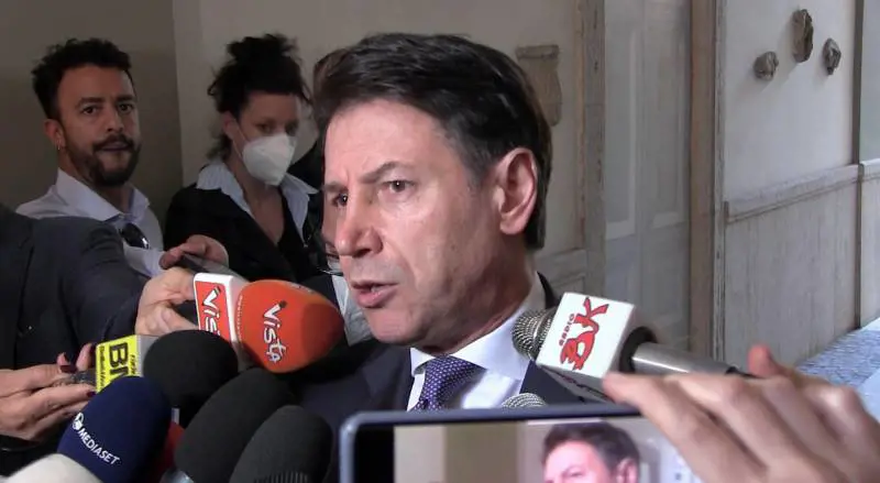 Armi e termovalorizzatori: i 5 Stelle tormentano Draghi. E il Pd comincia a smarcarsi