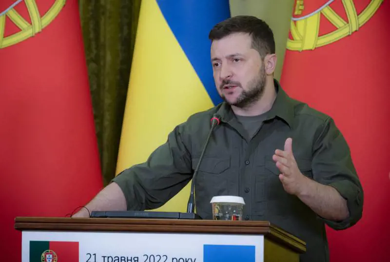 L'ammissione di Zelensky: "Situazione complicata". E Kiev aspetta nuove armi