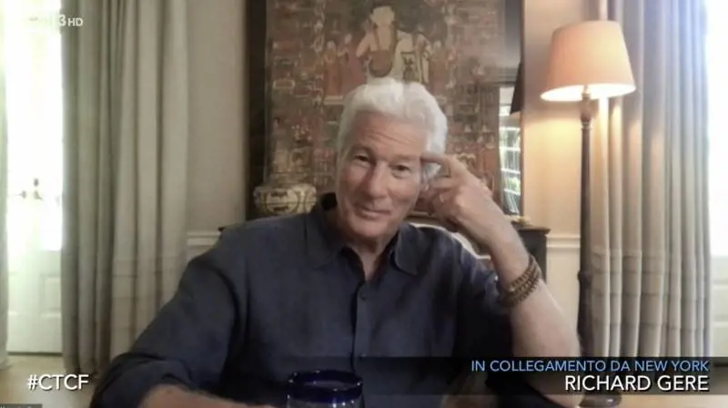 "Sofferenza fisica estrema...". Richard Gere torna sulla passerella su Open Arms