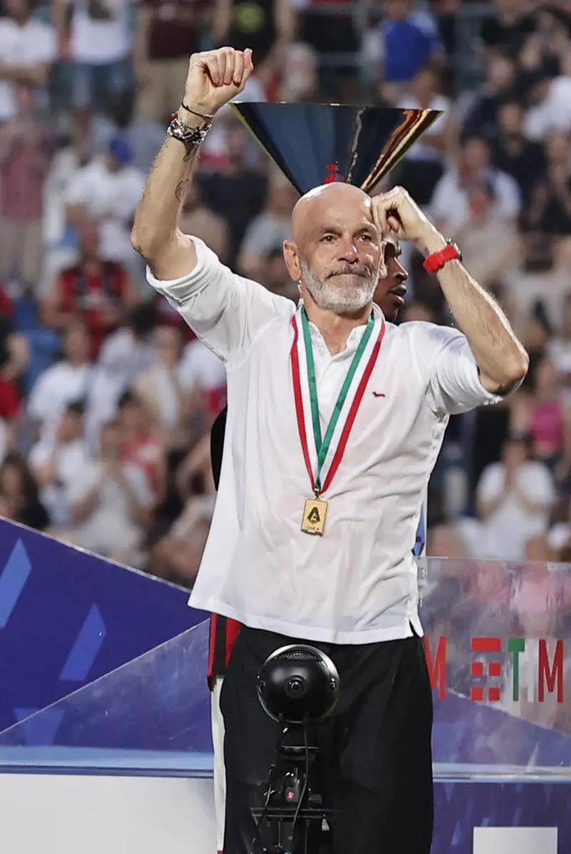 Ridata a Pioli la medaglia dello scudetto