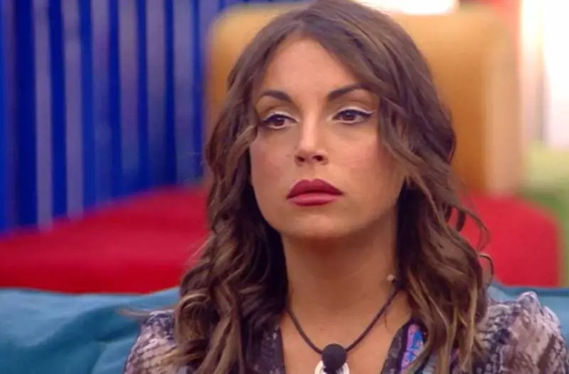 Calci nella testa e sangue. Il dramma di Francesca De André: "Sono viva per miracolo"