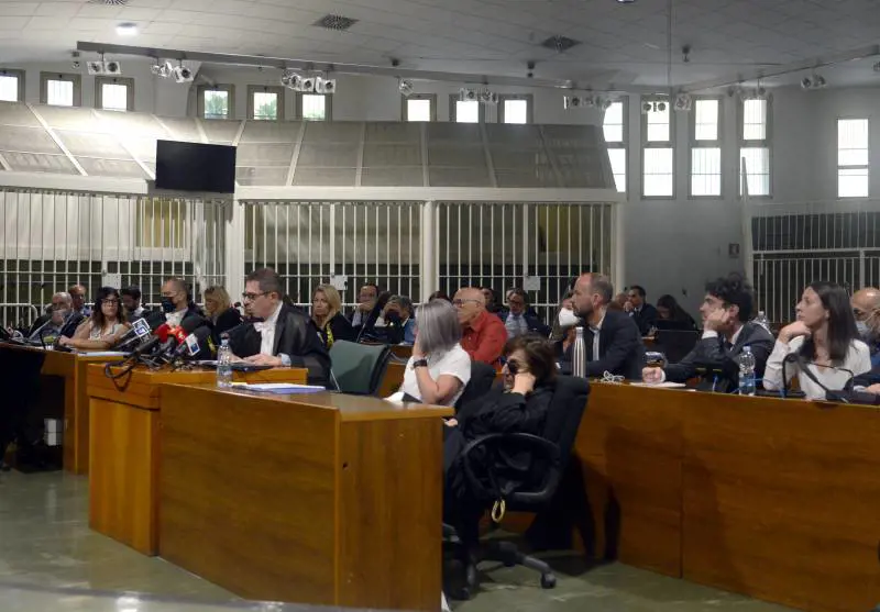 Ruby, il calvario continua. Chiesti 6 anni per Berlusconi. "Persecuzione infinita"