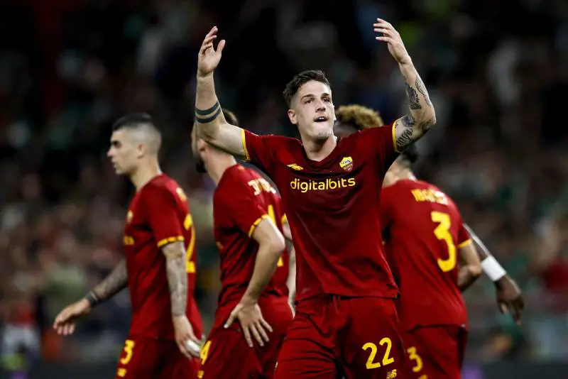 Mou fa la storia di Roma e riporta l'Italia in Europa con il tocco di Zaniolo