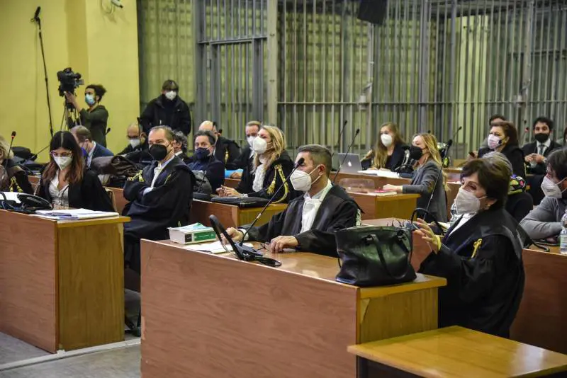 Nessun rispetto per le ragazze insultate in Aula. E tutti tacciono