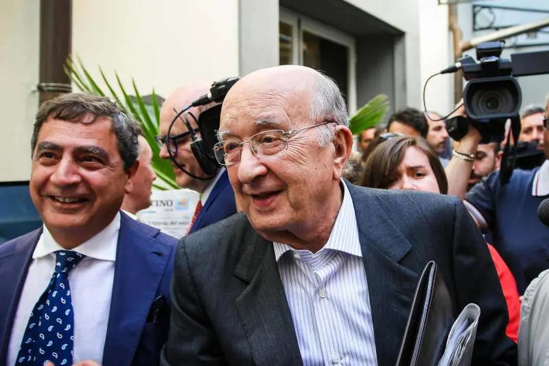 La Politica vera sotto il fumo del demitismo