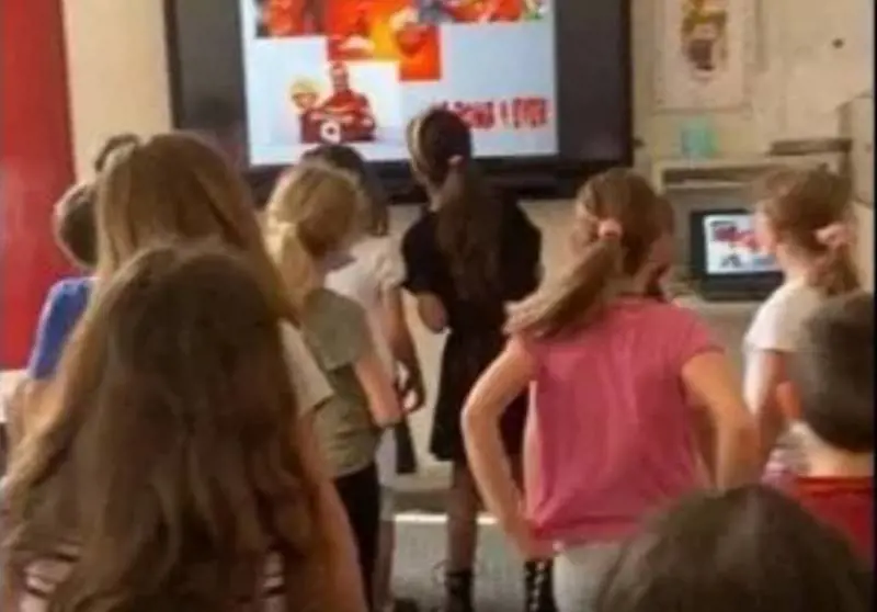 Bimbi costretti a cantare l'inno della Roma in classe: la rivolta dei genitori laziali