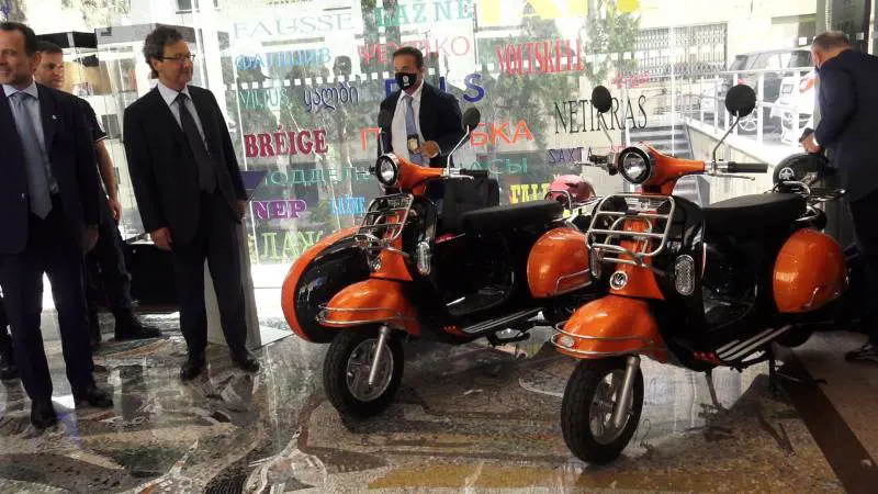 L'ultimo attacco al Made in Italy: dalla Cina arriva la Vespa fake