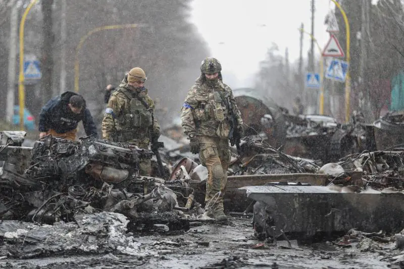 "Ritirata tattica": l'ammissione russa e l'avanzata di Kiev verso la Crimea