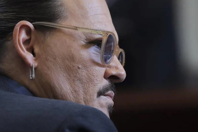 La risposta di Johnny Depp all'assoluzione: un disco rock