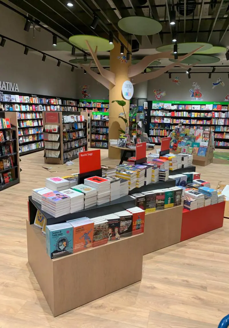 Spazio Feltrinelli a Linate con 10mila titoli