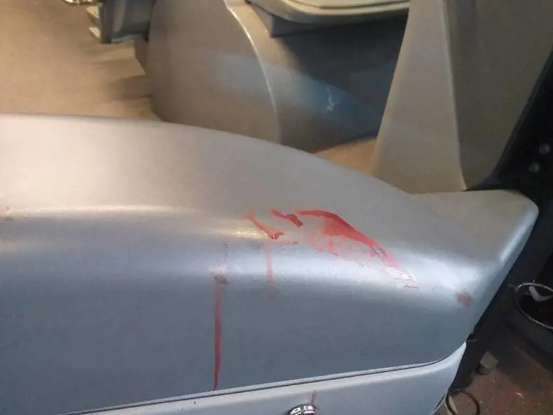 "Sposta la vettura". E l’autista di bus viene aggredito da automobilista