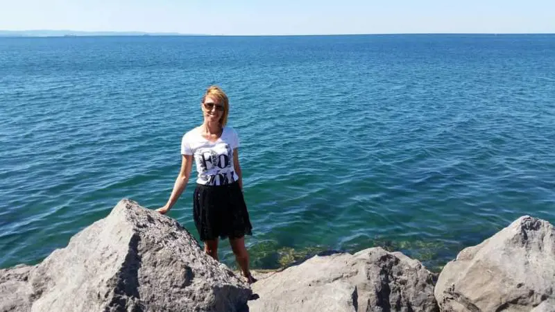 "La mia Lidija uccisa per colpa dei giudici, vengano a vederla nella bara"