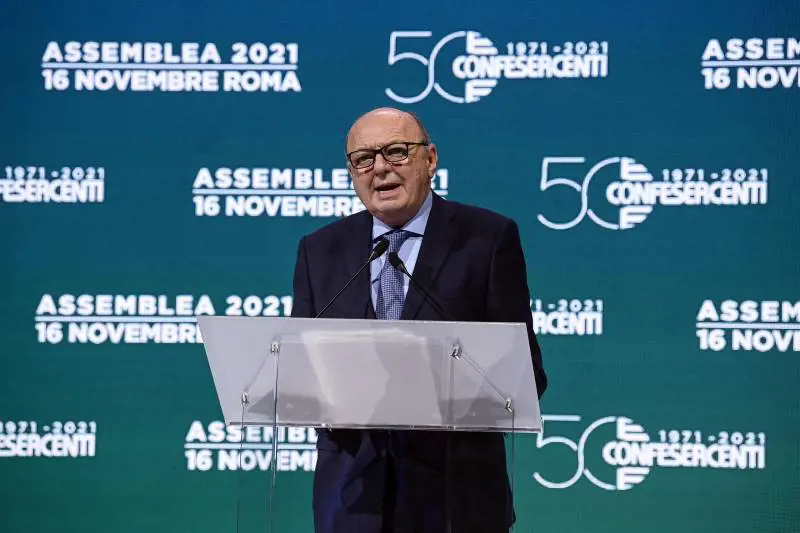 Pichetto: "Tavolo Automotive entro il 28 giugno. Preoccupati per l'impatto ideologico sul lavoro"