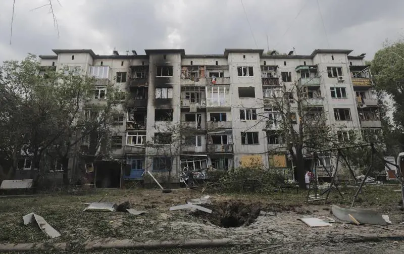 Bakhmut, la città-simbolo ora rischia di diventare il vicolo cieco di Zelensky