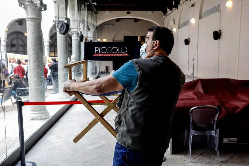 Per le anomalie del "Piccolo" serve un colpo di teatro