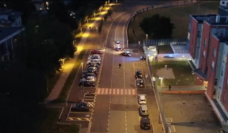 L'appuntamento sui social, poi la rissa sanguinaria e il morto: la violenza delle bande milanesi
