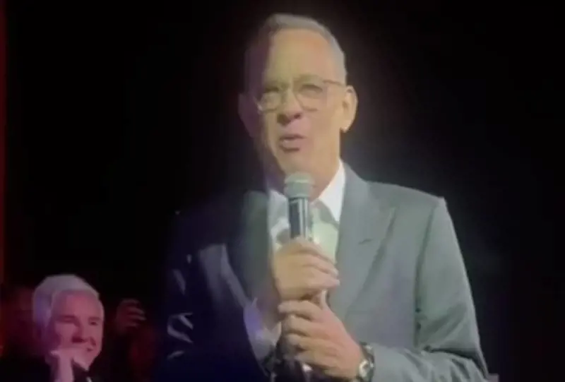 "Le mani tremano, sta male": quelle voci su Tom Hanks