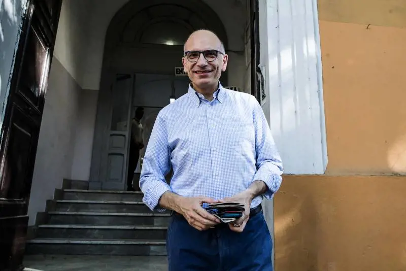 I dem stanno con Luigi ma si tappano la bocca: temono l'esplosione a ridosso dei ballottaggi