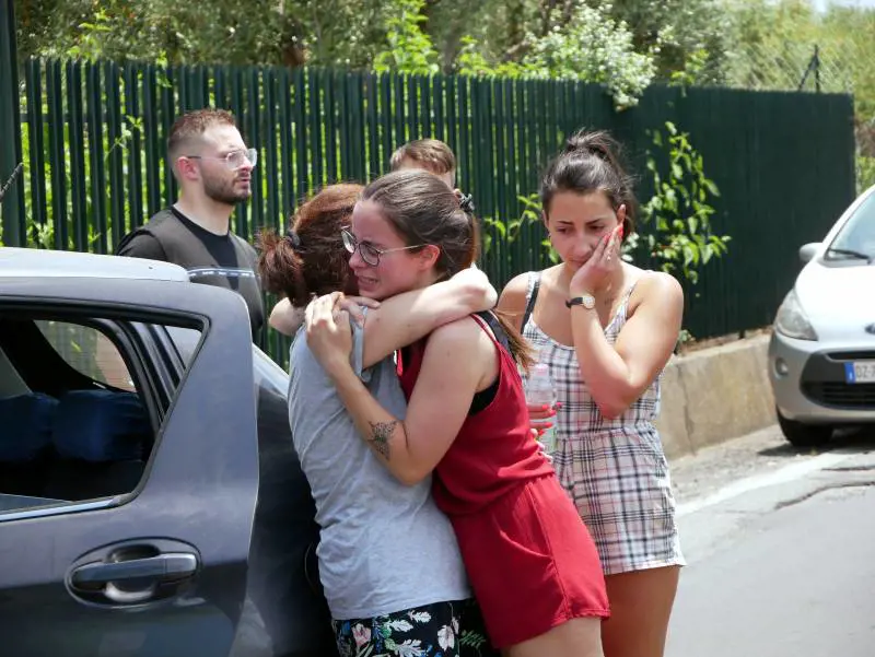 "L'ho uccisa nel campo" Luogo, arma e complici: tutti i dubbi su Martina