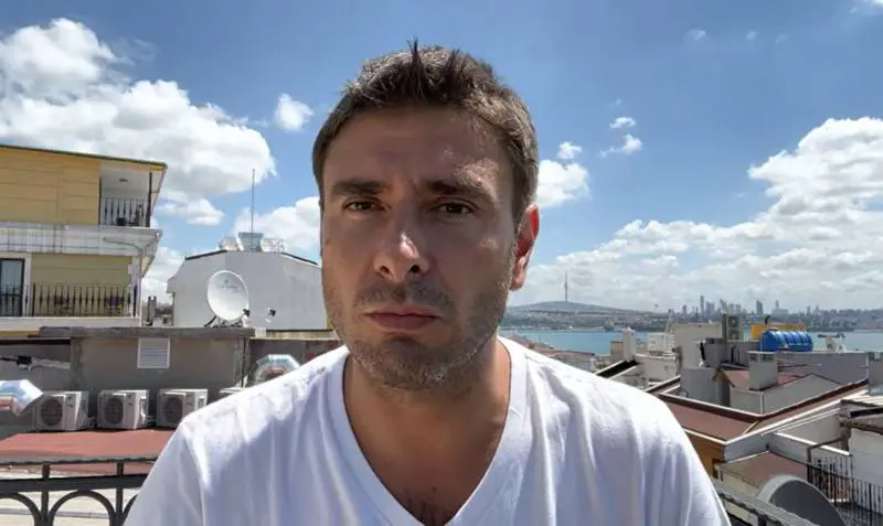 "Vado in Russia per capire cosa pensano". L’assurdo reportage di Dibba per il Fatto