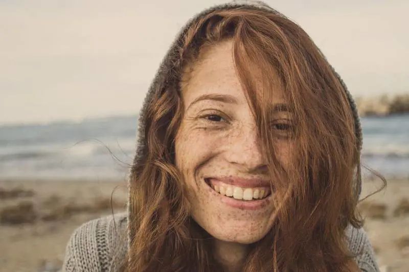 Macchie della pelle, cause e rimedi naturali