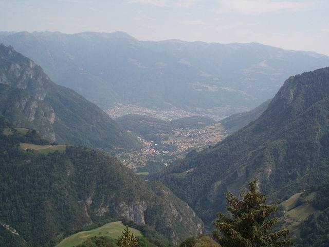 La Valle Camonica e la Val d'Angolo (bassa val di Scalve) viste dal Salto degli Sposi