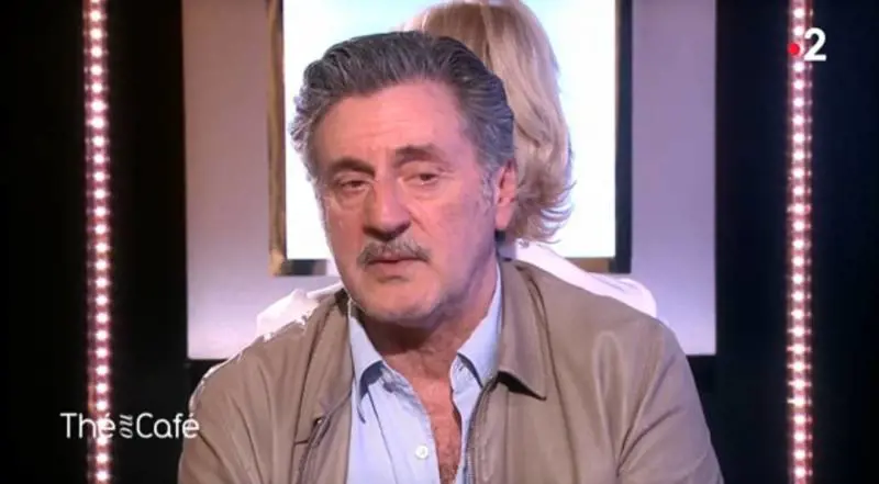 L'attore Daniel Auteuil scippato dell'orologio a Napoli: ecco cosa è successo