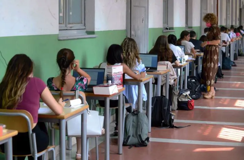 "Devono rifare l'esame di maturità". La beffa per una classe del Messinese  
