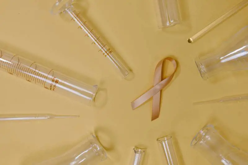 Qual è il ruolo degli ormoni nello sviluppo dei tumori