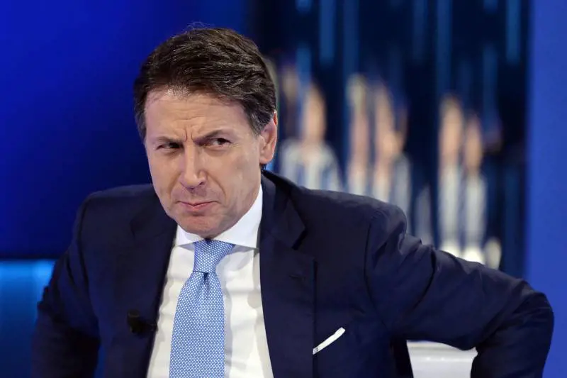 "Il M5s sparirà". La profezia che affonda Grillo e Conte