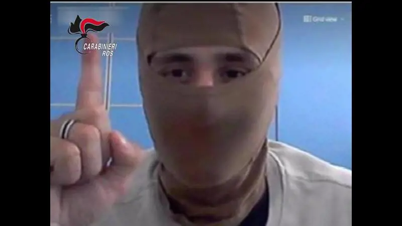 Islamici ideavano attentati: uno va ai domiciliari, l'altra torna in libertà: È bufera