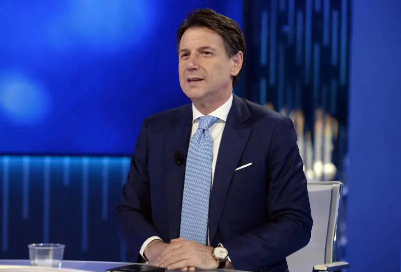 Il M5s crolla sotto il 10%. Ma Conte per ora resiste alle pressioni interne