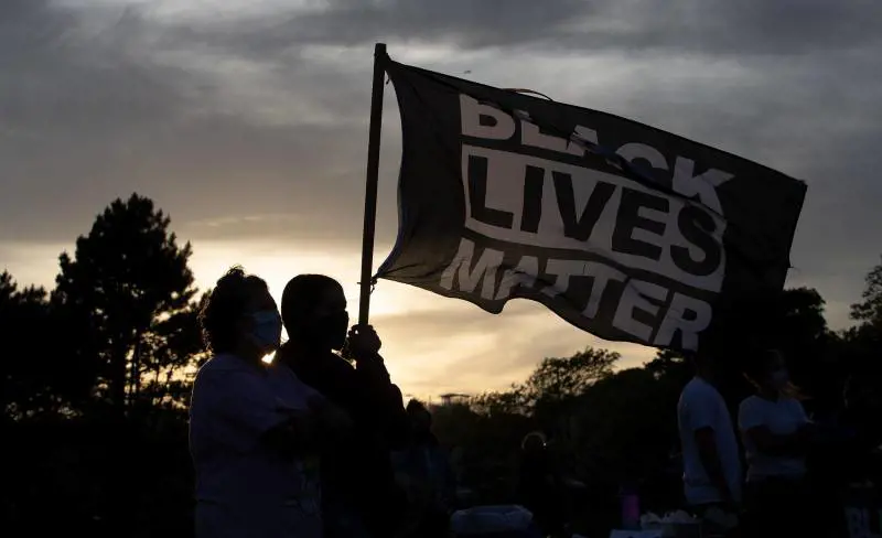 E finì che... "No Lives Matter"