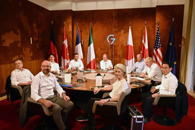 La bambinata del G7 in camicia, perde la democrazia e Tamberi: quindi, oggi...