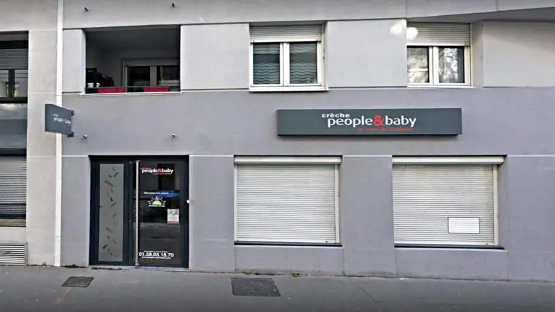 Bimba avvelenata all'asilo, l'educatrice abilitata da poco: non poteva stare da sola con i piccoli