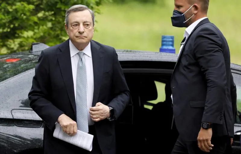 Draghi rientra prima per il cdm e minimizza sulle tensioni
