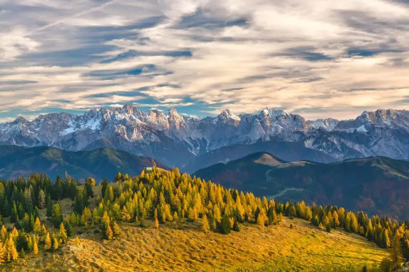 Turismo, incubo disdette. Nasce il coordinamento fra tutte le Regioni alpine