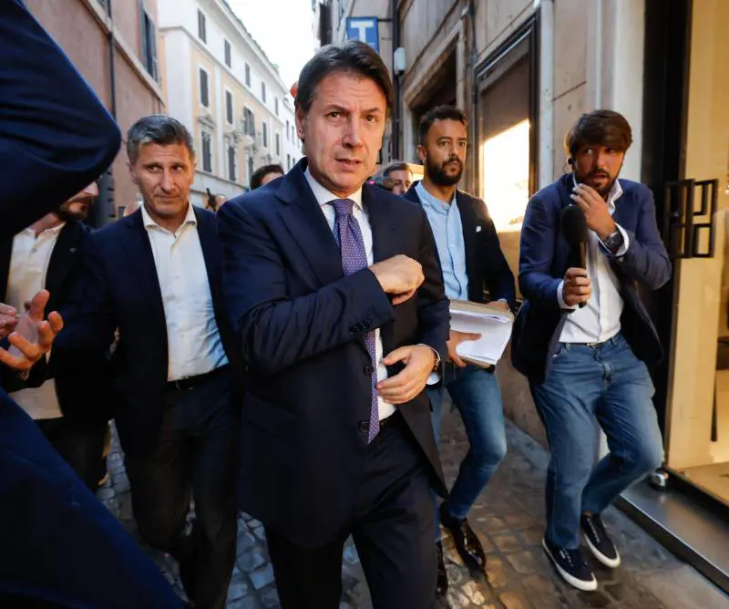 "I bambini al comizio di Conte? Coincidenza". Italia Viva protesta: "Ridicolo"