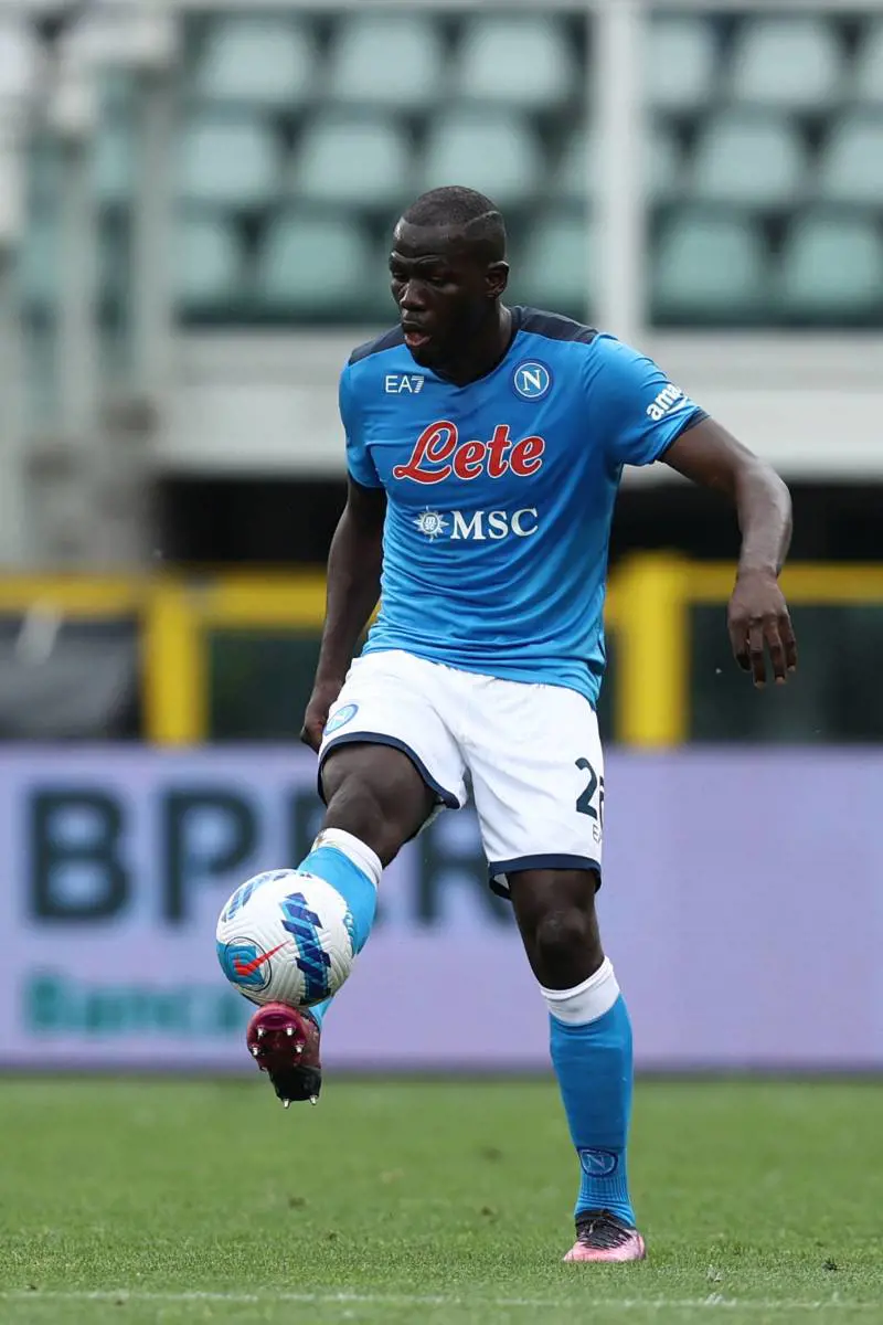 Il mercato in A si fa solo con l'oro dei difensori. Koulibaly apre le danze