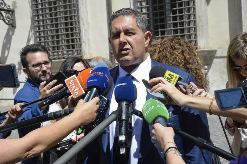 Il Centro è diventato un assembramento. Dopo Calenda e Luigino ora tocca a Toti