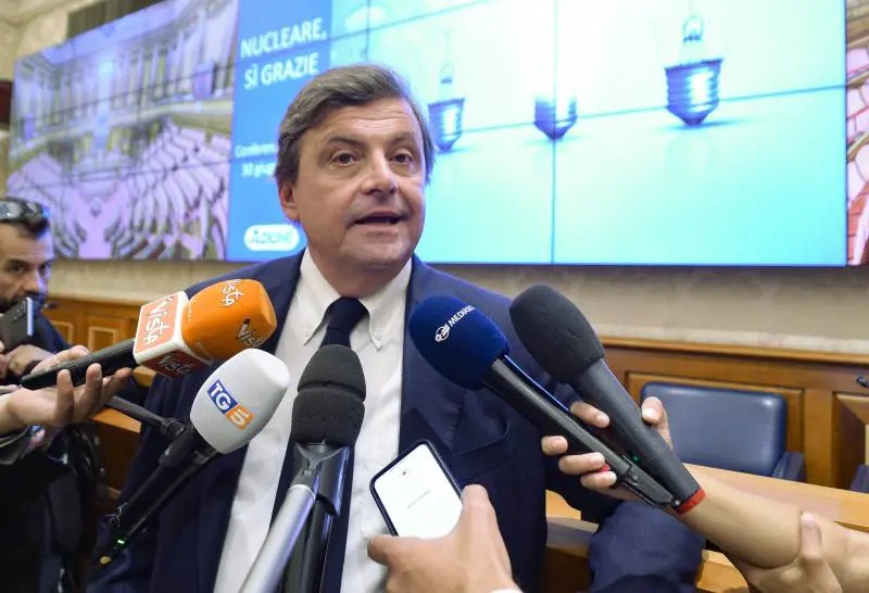Calenda vuole andare da solo, ma Bonino ha il simbolo e insiste per il carrozzone