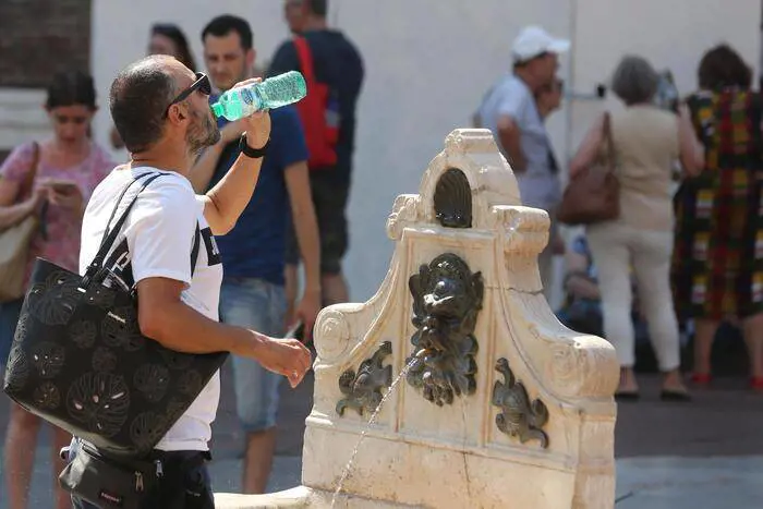 In arrivo l’anticiclone africano: le regole per difendersi dal caldo asfissiante