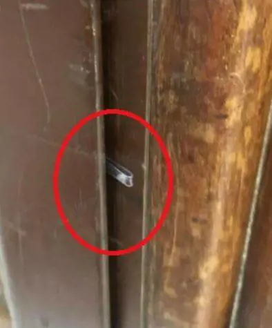 La tecnica del fermaglio usata dai ladri per svaligiare gli appartamenti