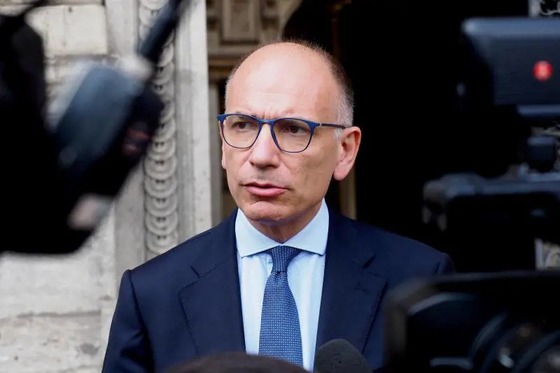 Flop elettorale, blitz anti-Draghi e uscite a vuoto. Ma il Pd non molla Conte