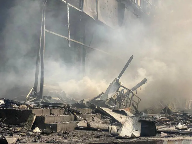 Raid e attacchi notturni: riparte l'avanzata di Mosca | La diretta della guerra