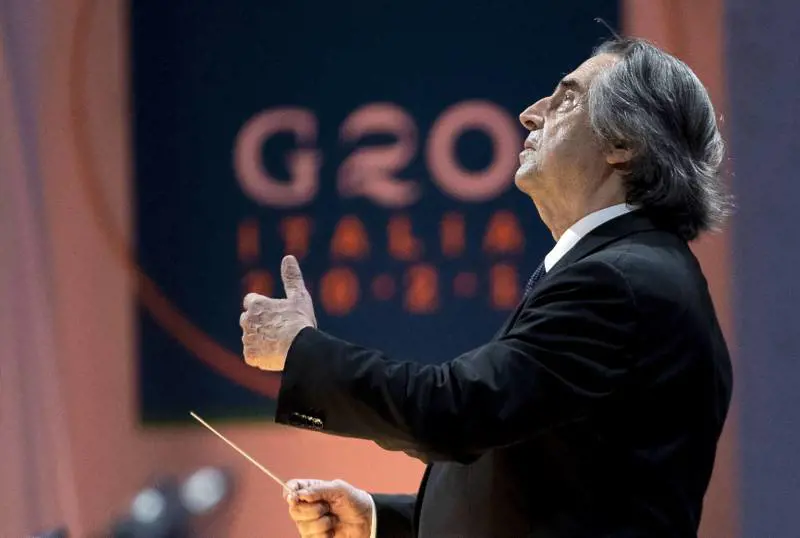 Muti dirige Verdi da "amante" fedelissimo. E il solista Klieser esalta con Mozart