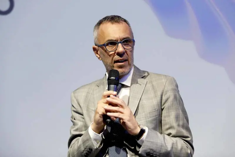 Cariplo, 350 milioni nel capitale di Intesa e sale dal 3,9 al 4,8%