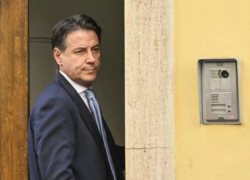 Pesci in faccia tra Conte e Letta "L'agenda Draghi ha tradito l'Italia"