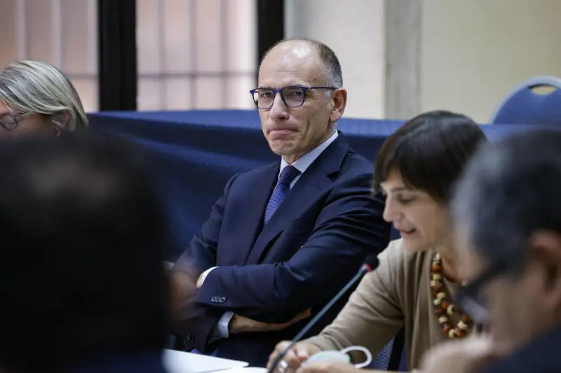 Partono le manovre al centro. E il Pd lancia la coalizione modello Sala